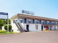 Howard Johnson by Wyndham Spokane Hotels in Spokane