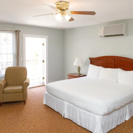 Admiral's Inn Resort