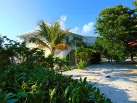 Beautiful Waterfront Villa Dockside Patio Kayaks optional Jeep Suv Boat Seadoo