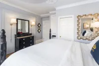Queen Vic Guest House Hotels in Provincetown