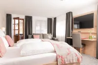 Genusshotel Hirschen - Erholung im Grünen (Südschwarzwald) Hotels in Sallneck