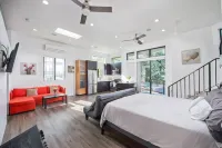 Modern Loft Rooftop Deck Venice Beach Studio Bedroom Apts by RedAwning