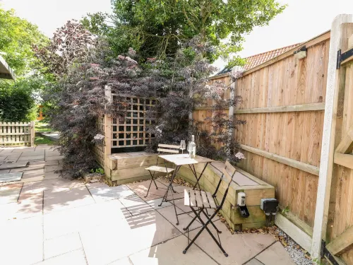 Vintner's Cottage Hotels in Broadland