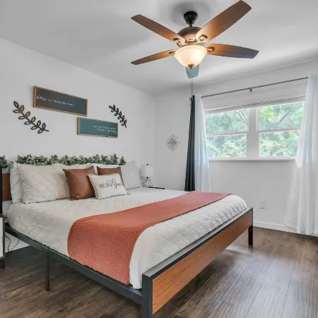 Be Our Guest - Cozy Townhome Near Downtown Ocala 2 Bedroom Townhouse
