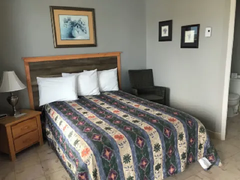 Hotel-Motel Fleur de Lys Hotels near Perce Rock