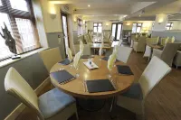 The Elm Tree Inn Các khách sạn ở March