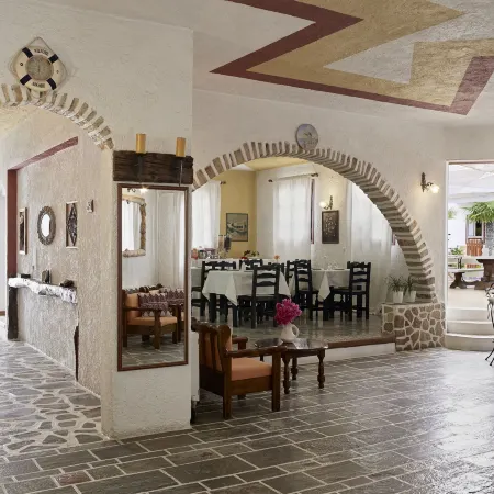 Polikandia Hotel