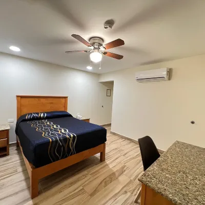 Hotel Catalina Hotels near Mexitlan Plaza Centro