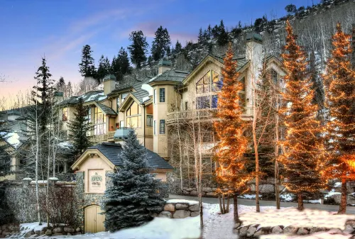 Ski in Ski Out Townhome in Rocky Mountain Access to Elkhorn Chairlift by Redawning - 3-Star