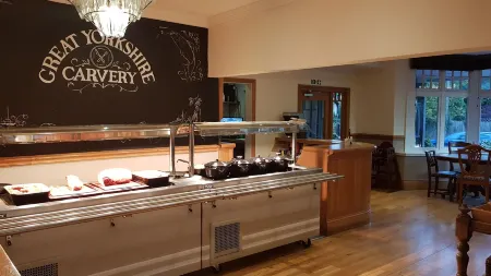 The George Carvery & Hotel Отели в г. Ивестон