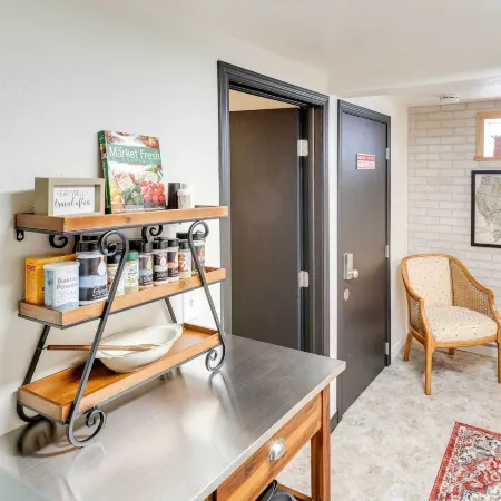 Black Hills Basecamp: Historic Rapid City Home!