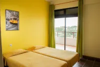 HI Almada - Pousada de Juventude Hotels in 