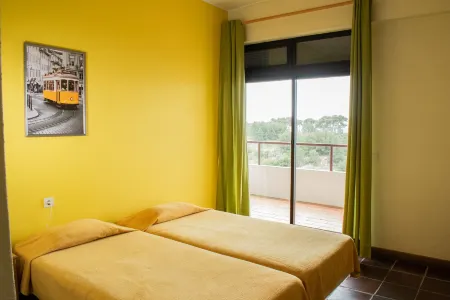 HI Almada - Pousada de Juventude