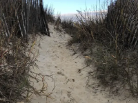 Blackbeard's Retreat - Historic and Pet Friendly 3 Bedroom Cottage by RedAwning Hoteles en Kitty Hawk