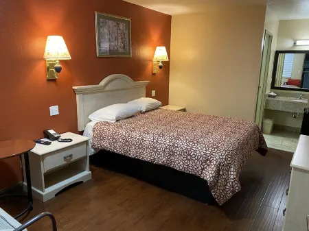 Bayview Motel Отели рядом с достопримечательностью «Юниверсити оф Калифорния Ботаникал Гарден»