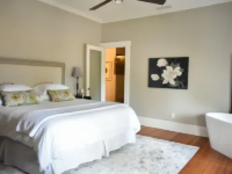 Sparrow Grove Manor Hotels in Monroe