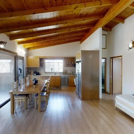 Cozy Wood Apartment with Great View to Nazareth