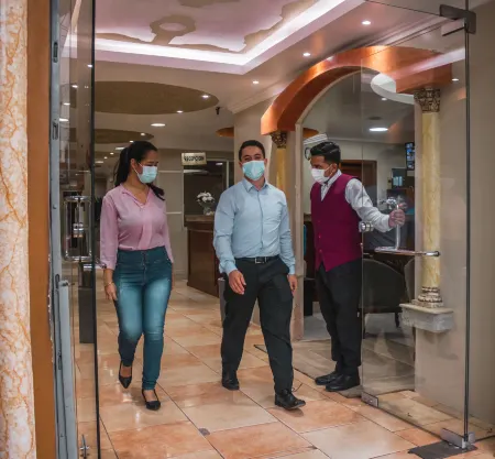 Grand Hotel Machala Отели в г. Мачала