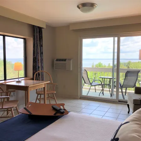 Atlantic Eyrie Lodge