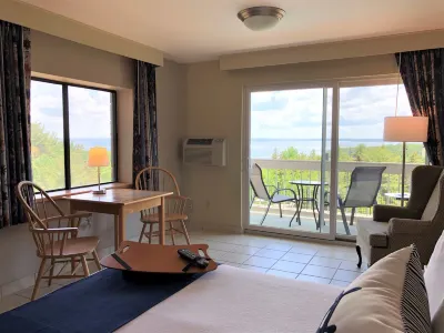 Atlantic Eyrie Lodge