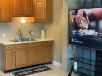 Beautiful Apartment 1BR+1Bath. Centrally located. Extra sofa bed