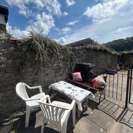 23A High St