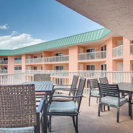 Steps to Beach, Pool Access Indian Shores Condo