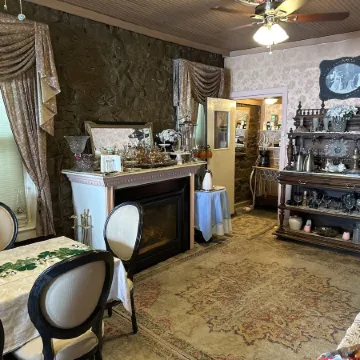 The Alma House Inn