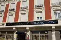 Logis Hôtel & Restaurant - le Mouton Blanc Hotel a Creveceur-sur-l'Escaut