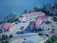 Hilltop Motel & Restaurant فنادق في Grand Falls