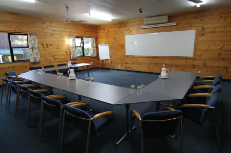 Lakes Lodge Okataina Отели рядом с достопримечательностью «Hells Gate»