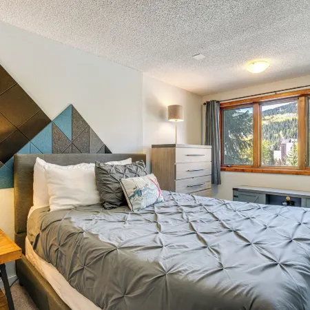 Copper Mountain Condo - Walk to Ski Lift!