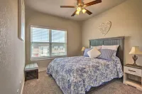 College Station Townhome w/ Furnished Patio! - Apartments