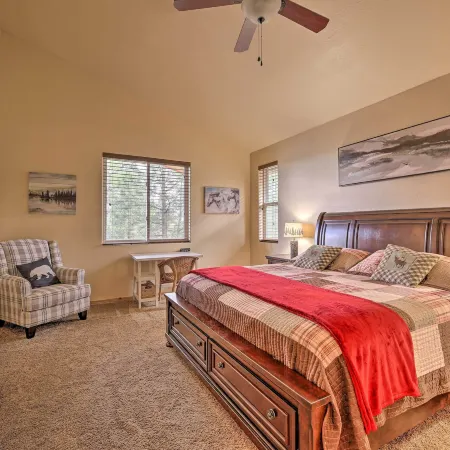 Deck & Views: Dog-Friendly Cabin in Show Low!