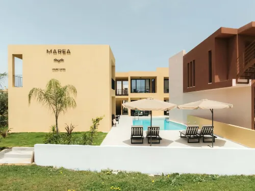 Marea Suites - parking