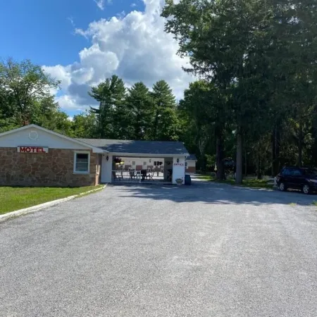 Three Island Motel