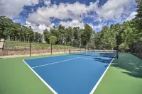 Hike, Fish & Golf! Serene Mtn Retreat in Glenville - Haustierfreundliche