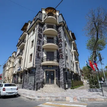 Leader Hotel