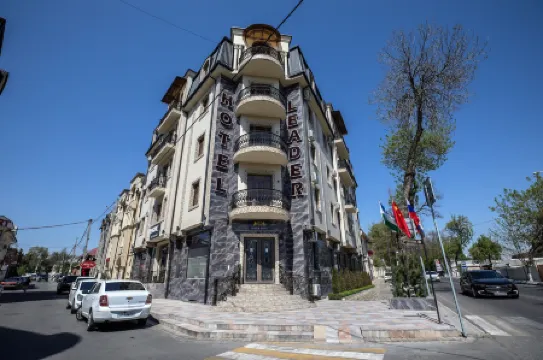 Leader Hotel Отели рядом с достопримечательностью «Рынок Чорсу»