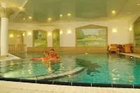Hotel Zum Stein Wellness & Genuss Resort - Kolam Renang