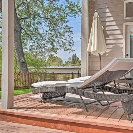 1 Mi to Drinks and Dining Getaway in Grants Pass