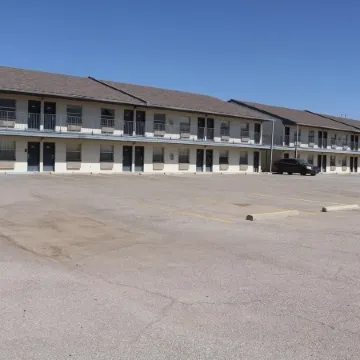 Super 8 by Wyndham Hobbs