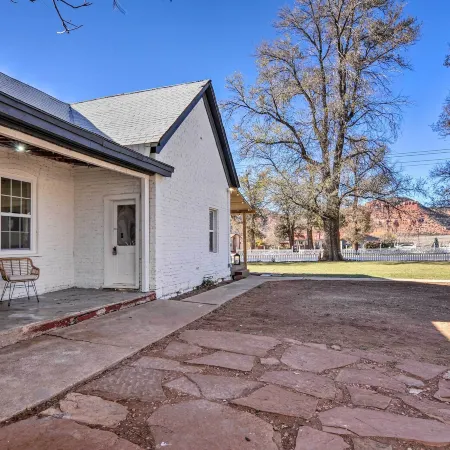 Modern Kanab Home Fire Pit, Red Rock Views!