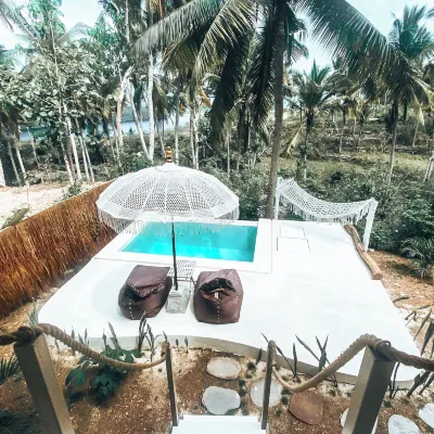 Exotic Private Glamping Hotels near بوكيت تيليتوبيز