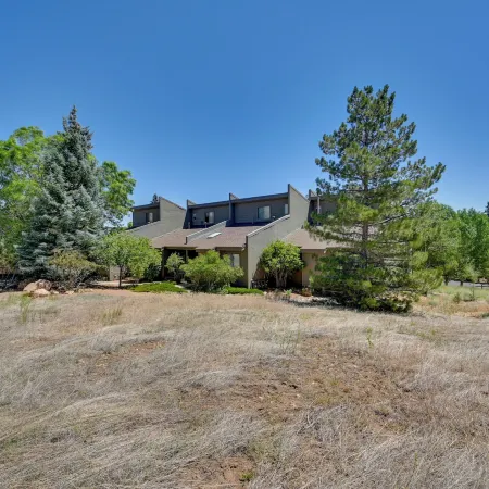 Walk to Golf and Trails! Aspen House in Flagstaff