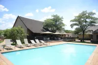 Ukutula Lion Lodge - Pools