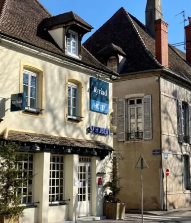 Kyriad Chalon Sur Saone Centre Отели в г. Шамфоржёй