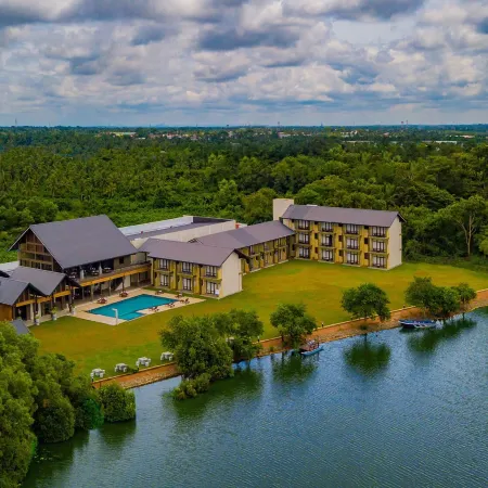 Amora Lagoon Hotel