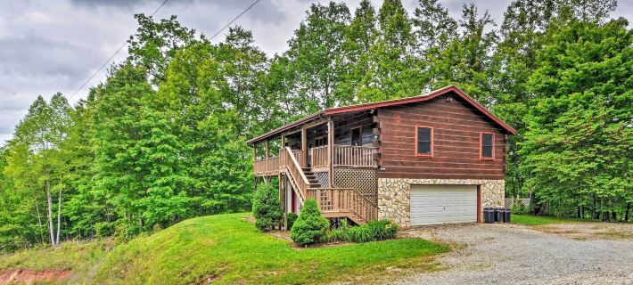 Bryson City Cabin w/ Hot Tub, Views & Pool Table! Hotels in Swain County