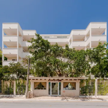 阿爾波爾公寓式客房民宿 鄰近playacar的酒店